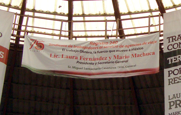 Lonas en Plaza de Toros Cancun, Registro 240 CTM Cancun.